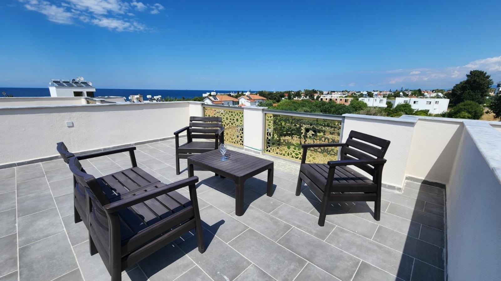 Sea View Apartment Kyrenia Kyrenia  Extérieur photo